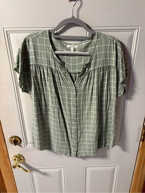 Maurices Sage Green Plaid Button-Front Blouse Size Large